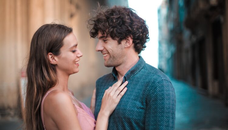 How to Survive a Long Distance Relationship Advice from Couples Who Made It Work